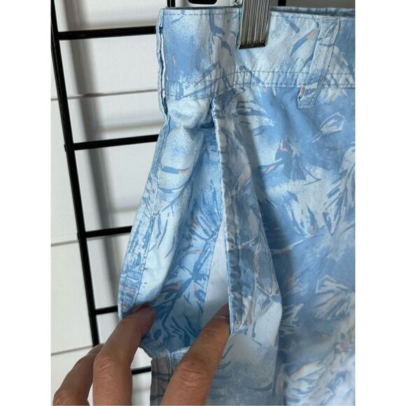 Columbia Washed Out Casual Printed Shorts Men's 40 8" Inseam Blue Tropical Beach - Picture 3 of 12